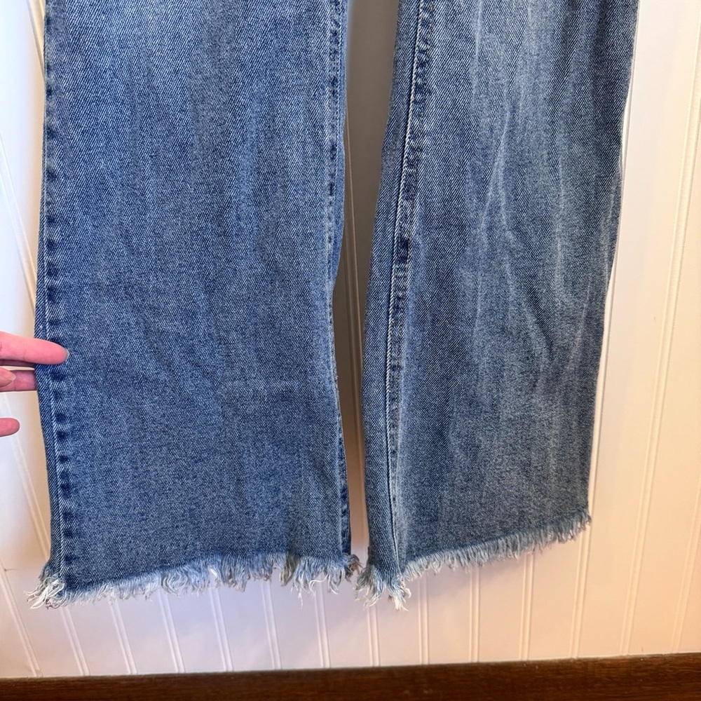 Happily Grey Overalls Medium Wash Denim Raw Hem Women’s Size 1/25 30” Inseam - Picture 4 of 13